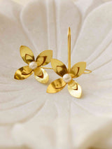 Blooming flower - Gold plated earring