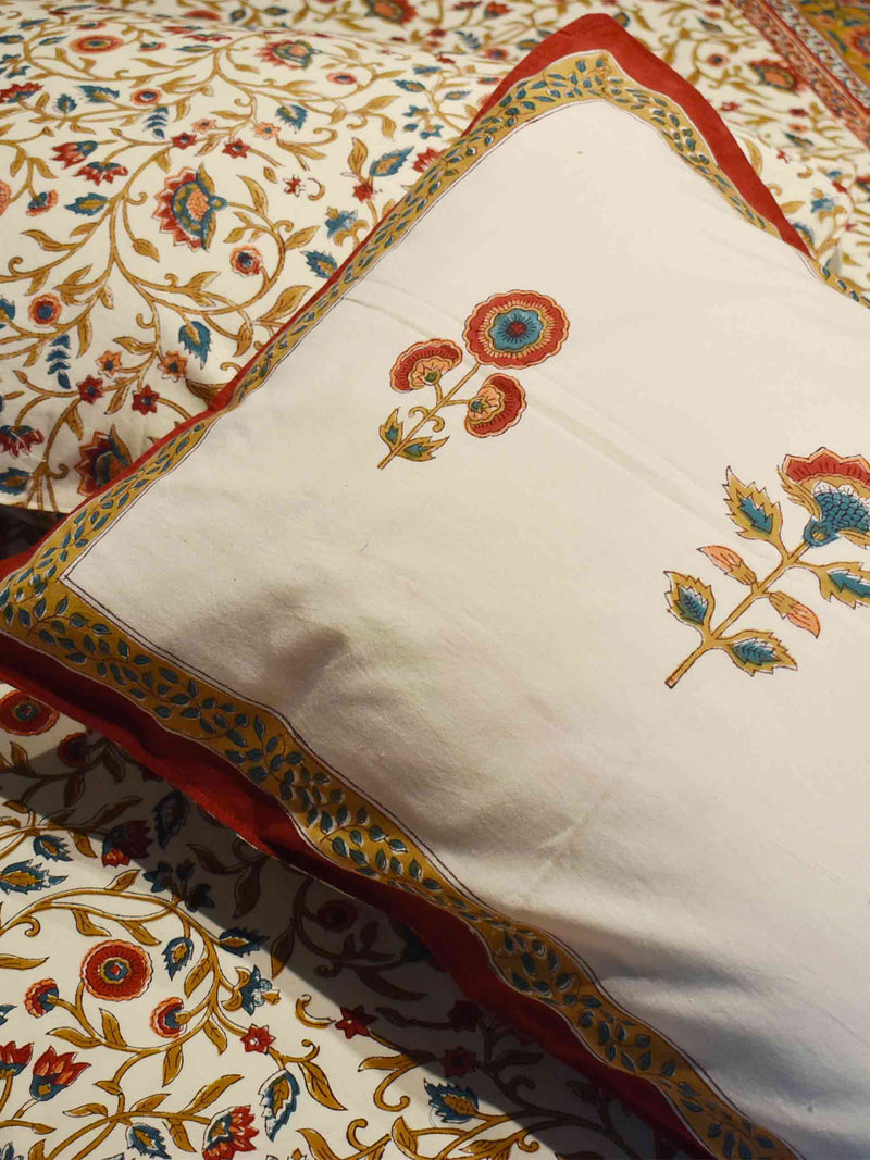 Nindiya - Floral block printed cotton double bedsheet with pillow covers